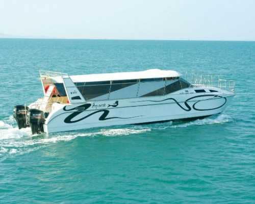 Катамаран AQUACAT на морской прогулке в Паттайе по Сиамскому заливу с отдыхом у островов